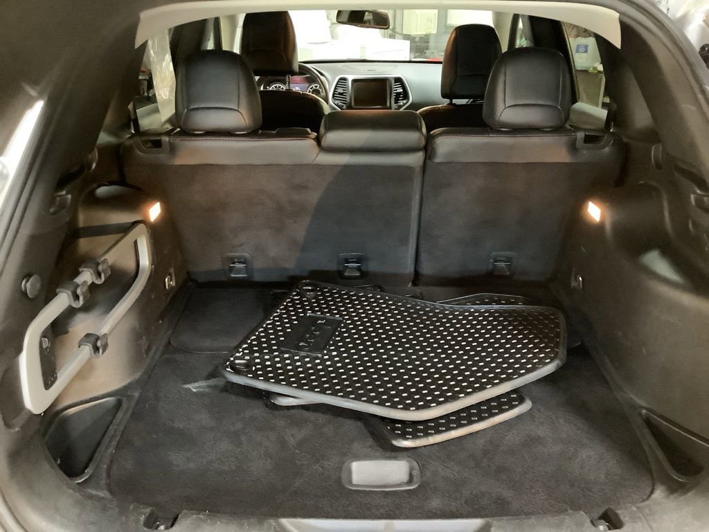Used 2014 Jeep Cherokee Trailhawk w/ Leather Interior Group image 14
