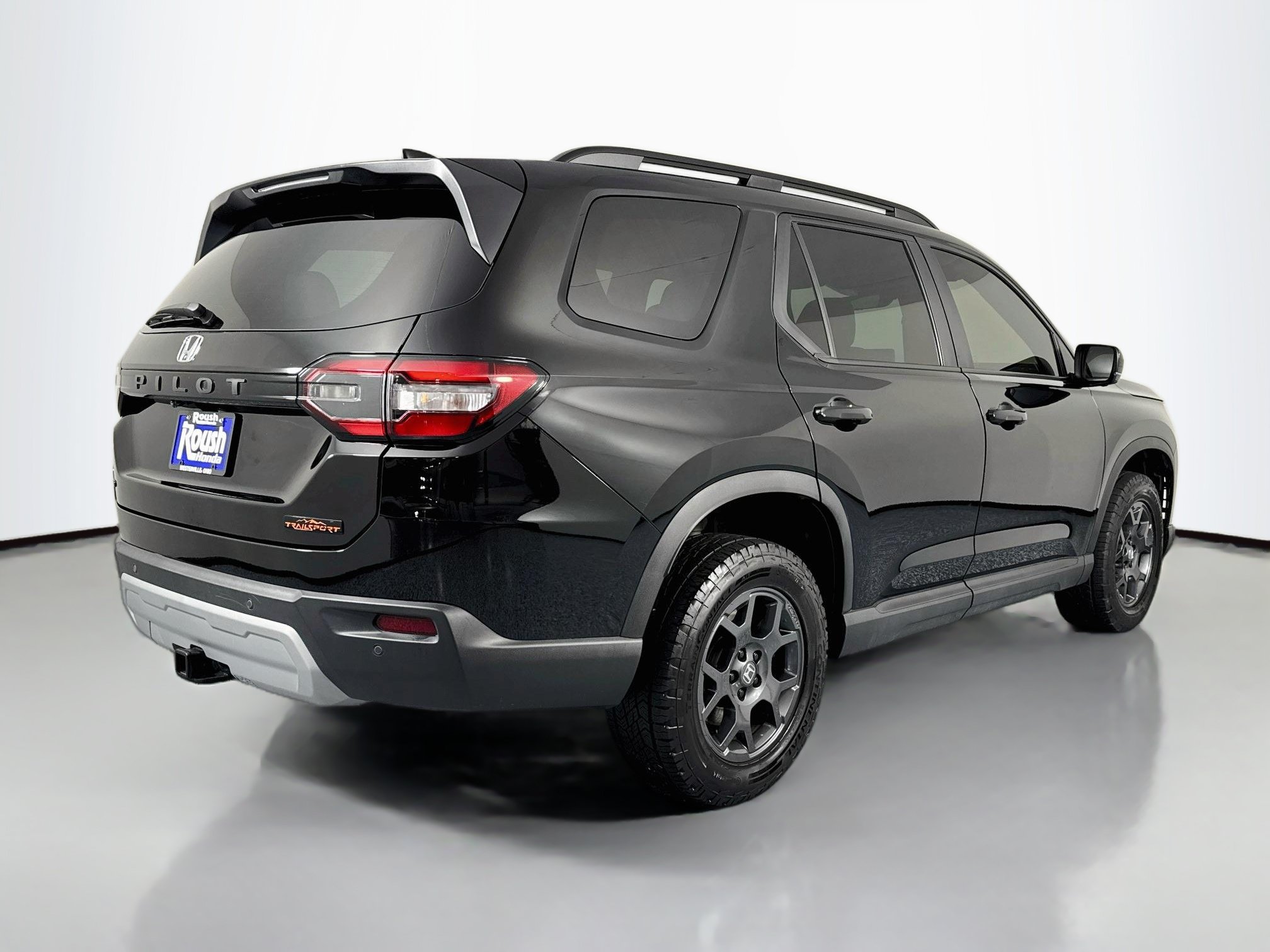 Certified 2025 Honda Pilot TrailSport image 5
