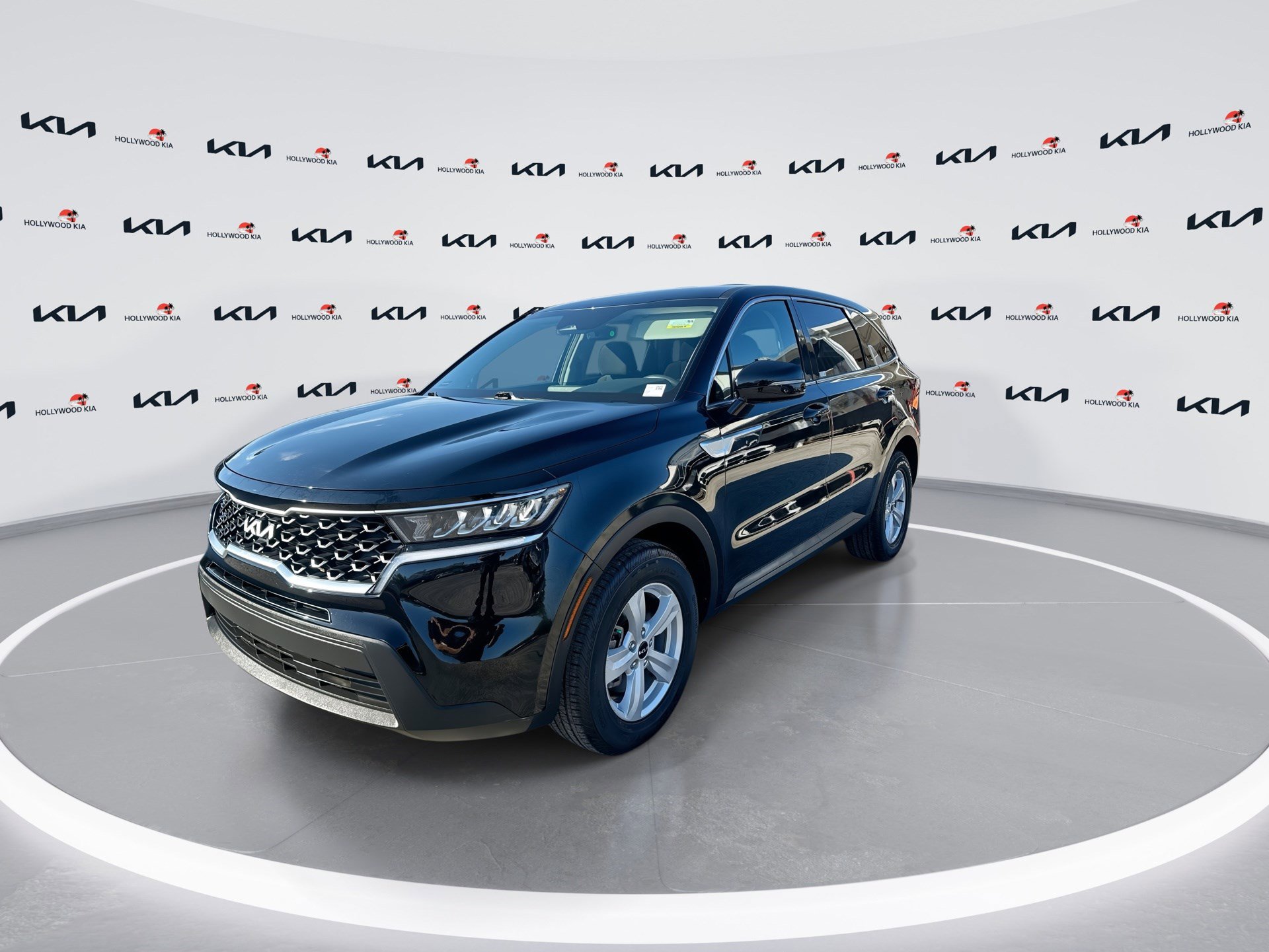 Used 2023 Kia Sorento LX image 4