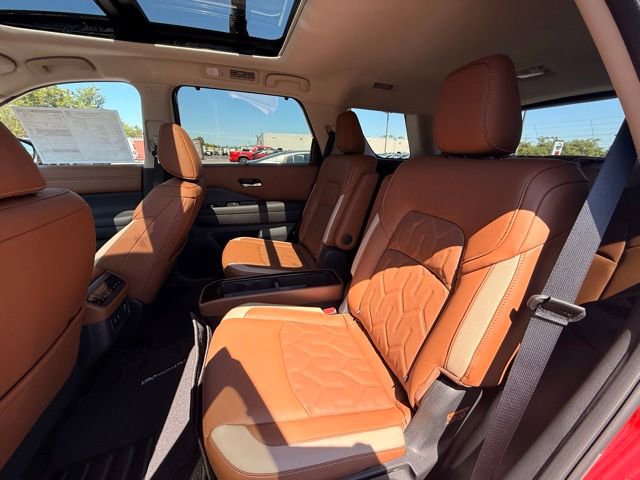 New 2026 Nissan Pathfinder Platinum AWD/4WD image 15