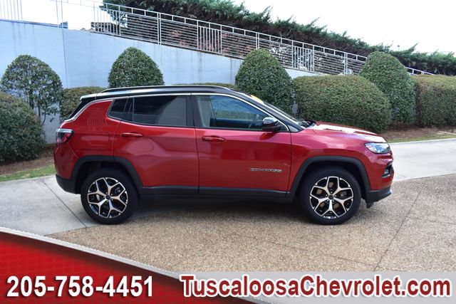 Used 2025 Jeep Compass Limited AWD/4WD image 13