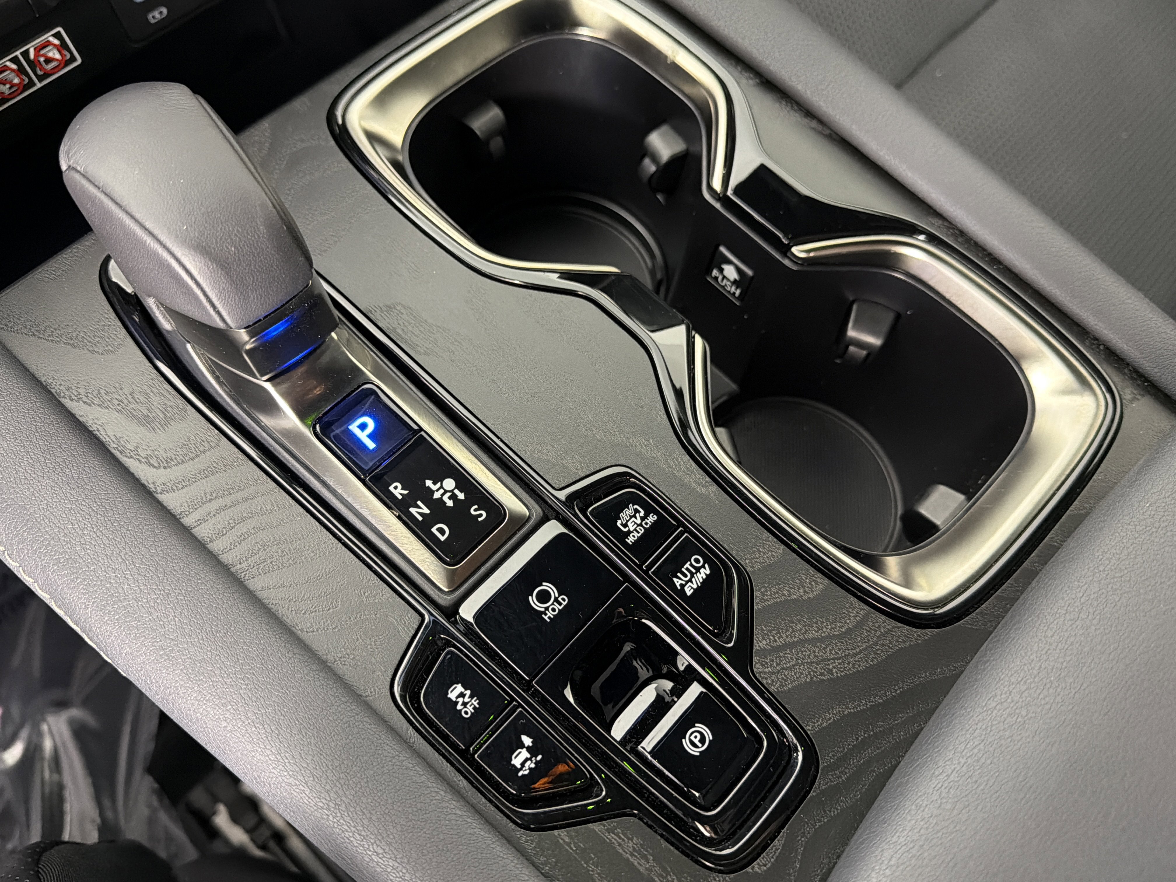 Used 2025 Lexus RX 450h AWD w/ Luxury Package image 16