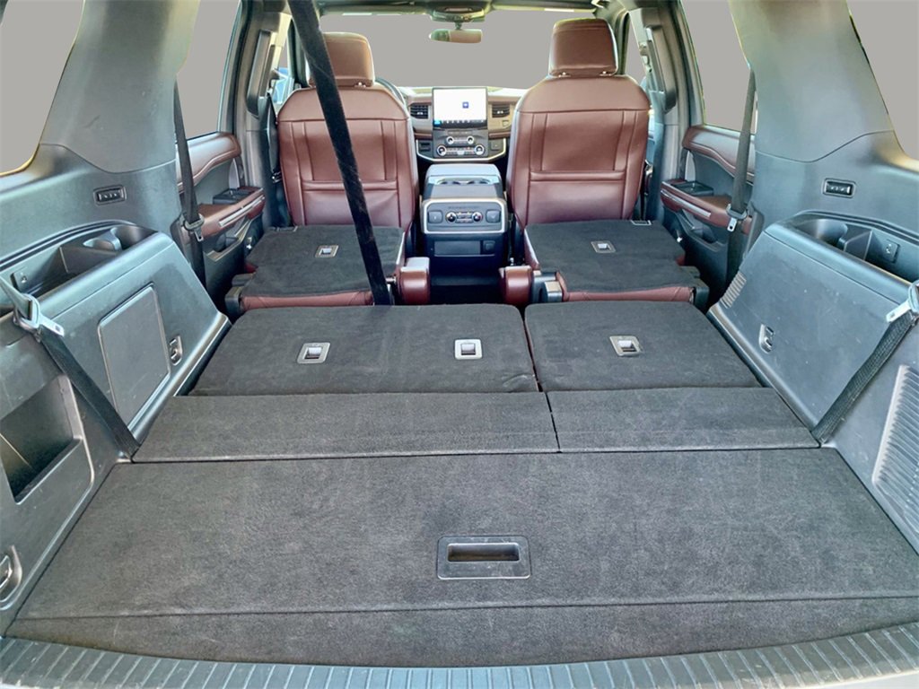 Used 2024 Ford Expedition Limited image 27