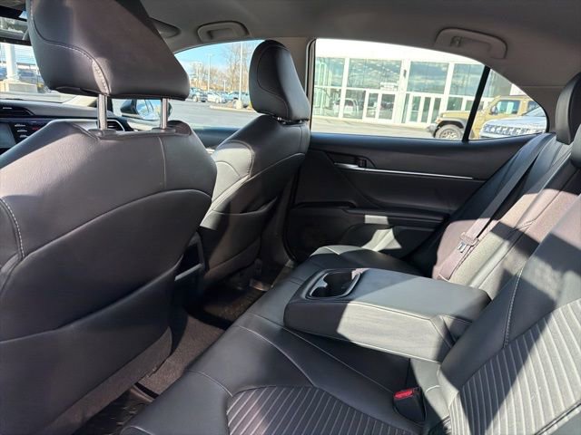 Certified 2018 Toyota Camry SE w/ Convenience Package image 32