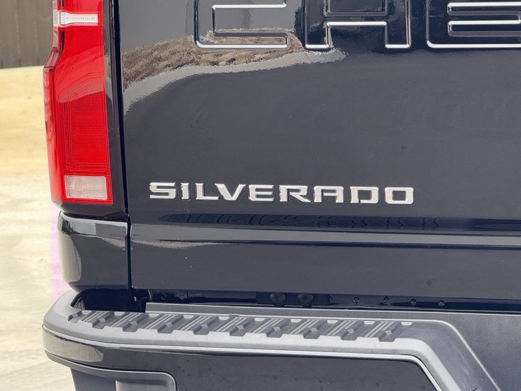Used 2025 Chevrolet Silverado 2500 ZR2 w/ Technology Package image 44