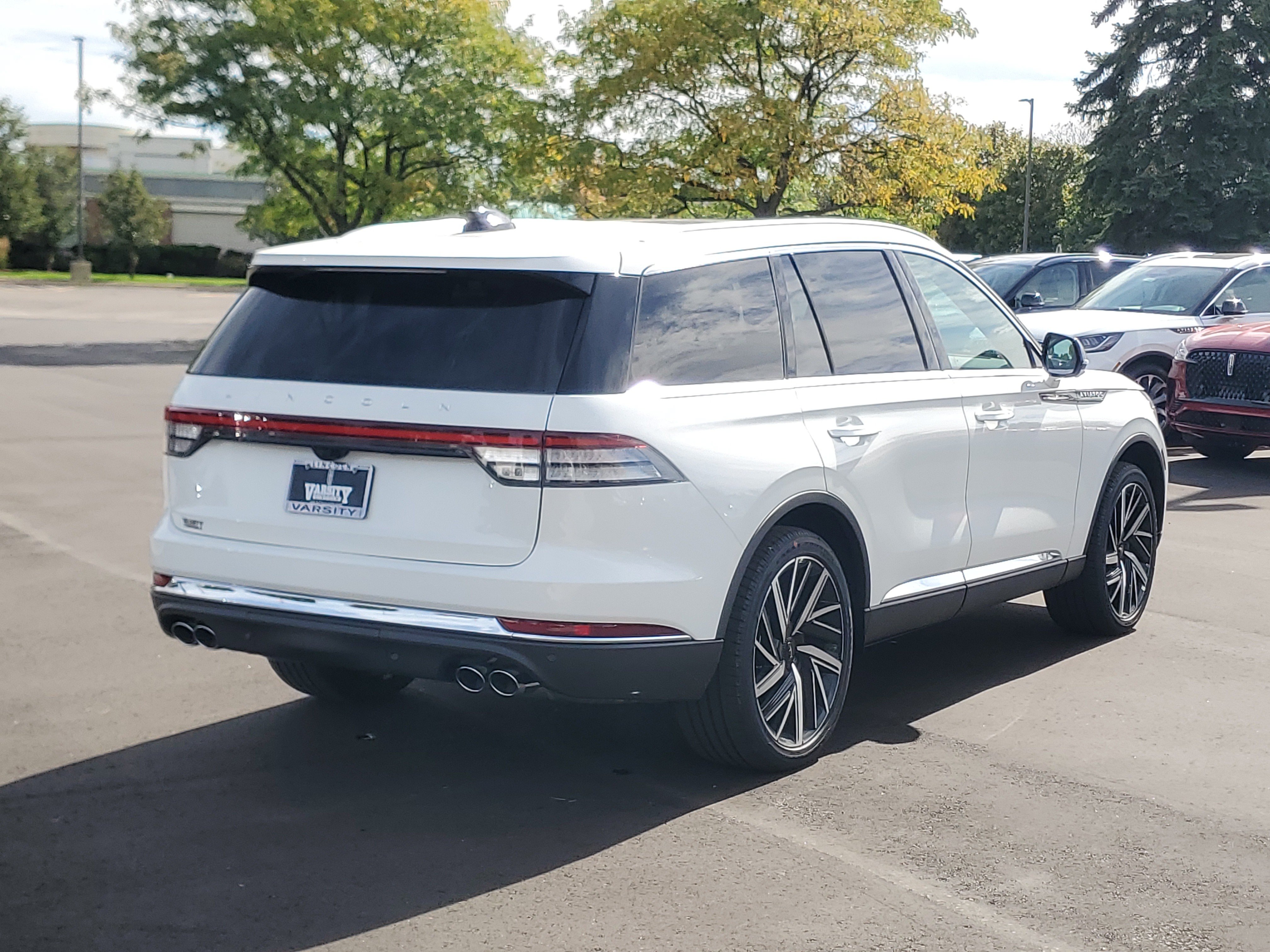 New 2027 Lincoln Aviator Reserve AWD/4WD image 4