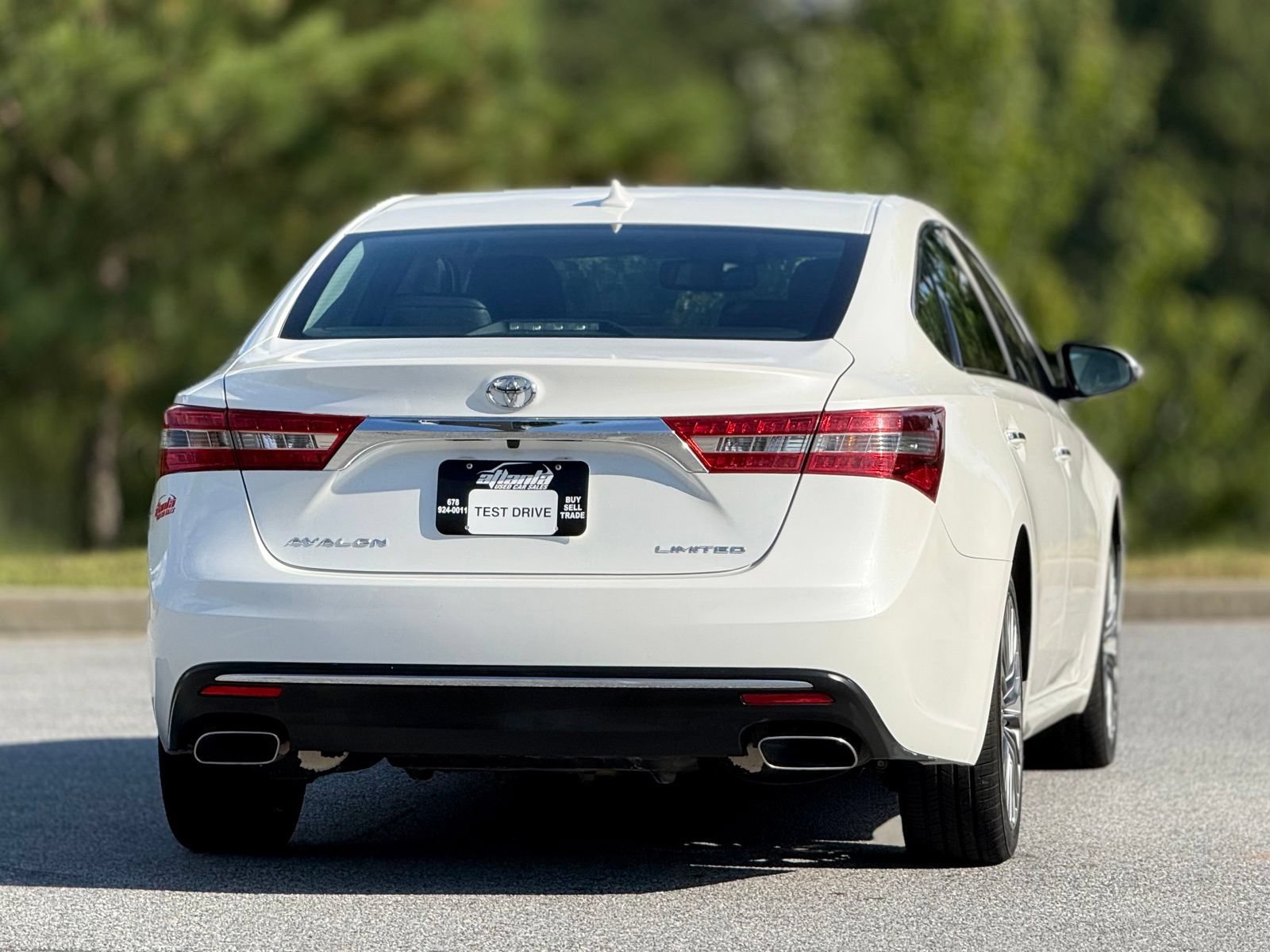 Used 2016 Toyota Avalon Limited w/ Toyota Safety Sense Package FWD image 7