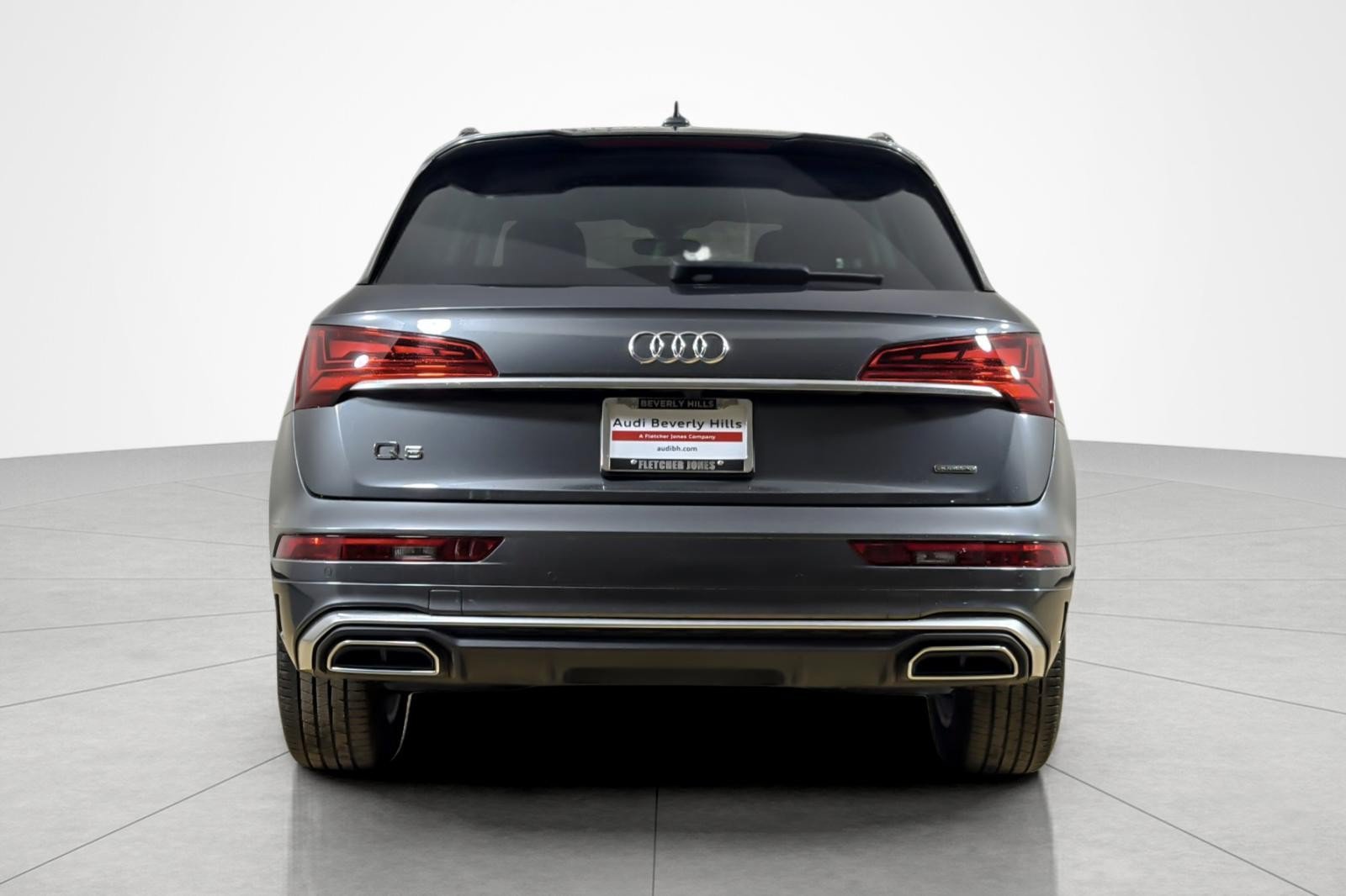 Used 2023 Audi Q5 2.0T Premium w/ Convenience Package AWD/4WD image 4