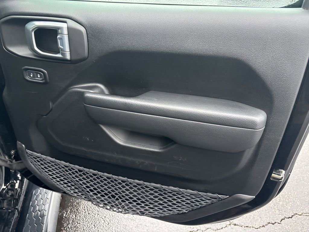 Used 2023 Jeep Wrangler Unlimited w/ Cold Weather Group image 22