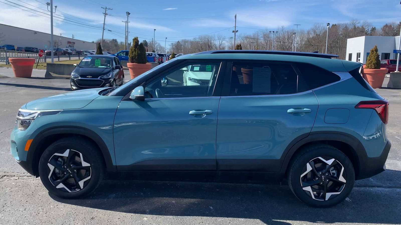 Used 2024 Kia Seltos EX image 5