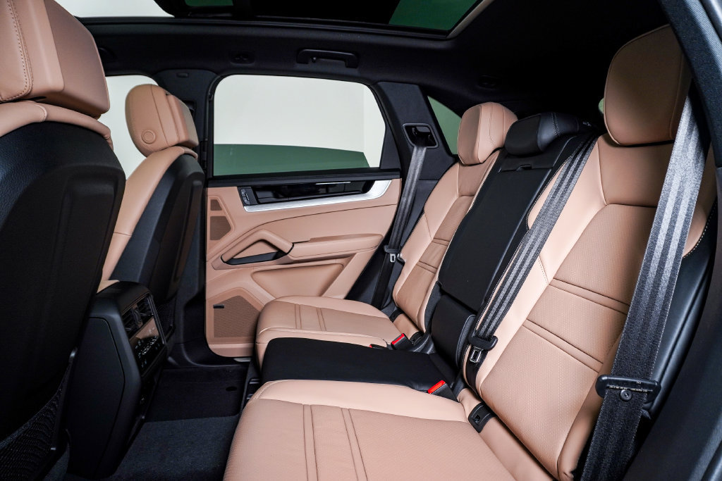 New 2026 Porsche Cayenne S AWD/4WD image 17
