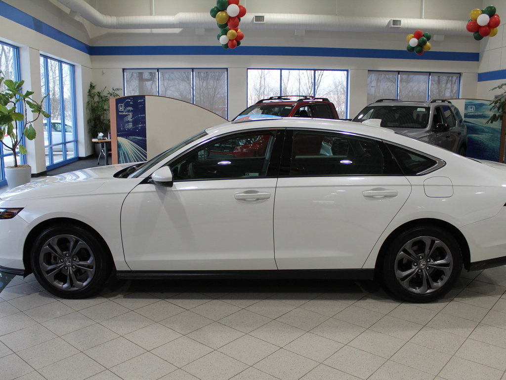 Certified 2023 Honda Accord EX image 8