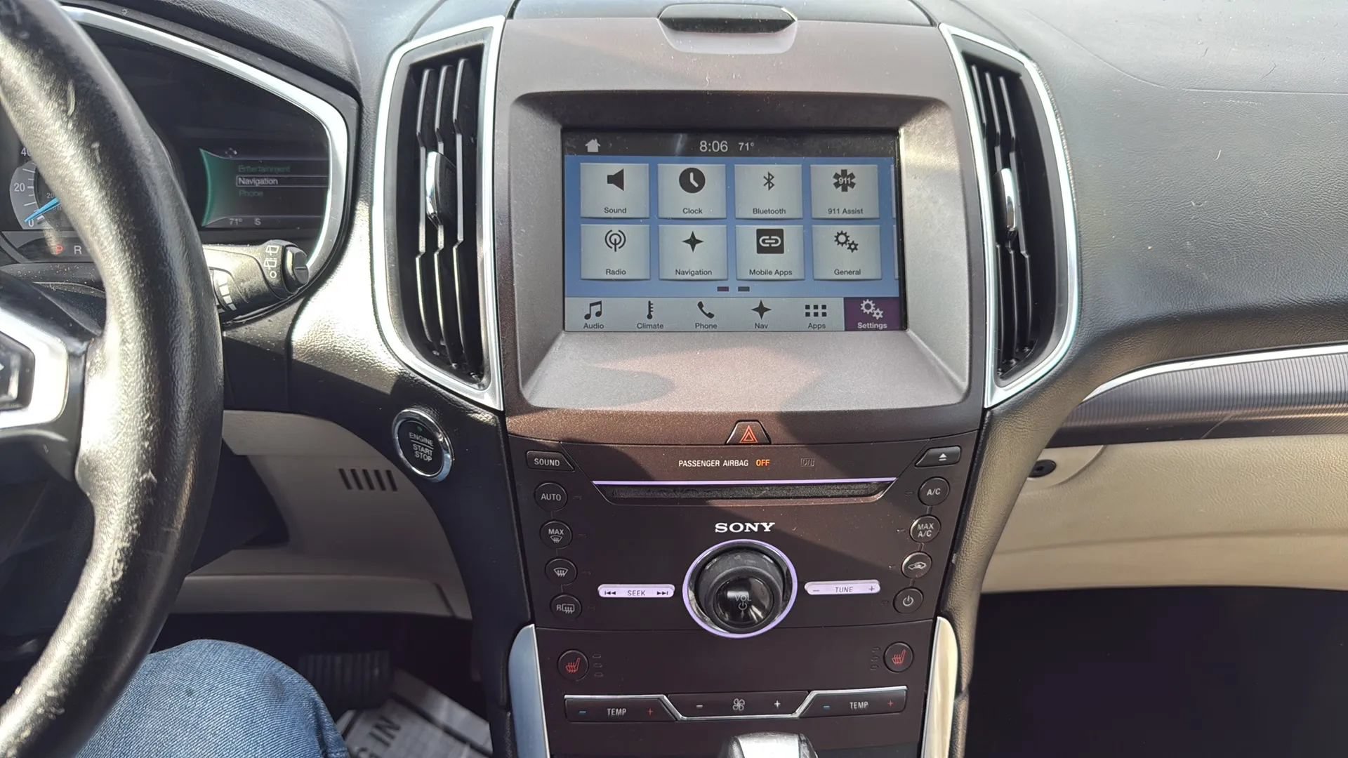 Used 2016 Ford Edge Titanium w/ Technology Package AWD/4WD image 18