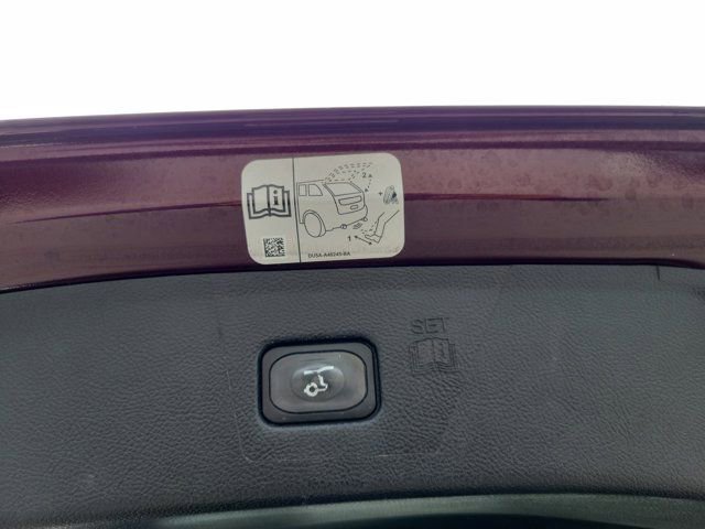 Used 2017 Ford Edge SEL w/ Equipment Group 201A FWD image 9