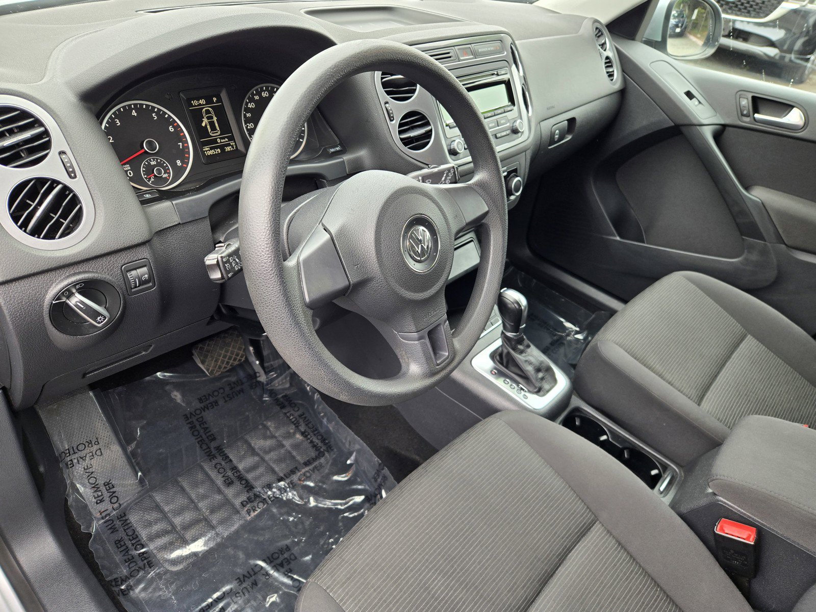 Used 2012 Volkswagen Tiguan LE FWD image 10