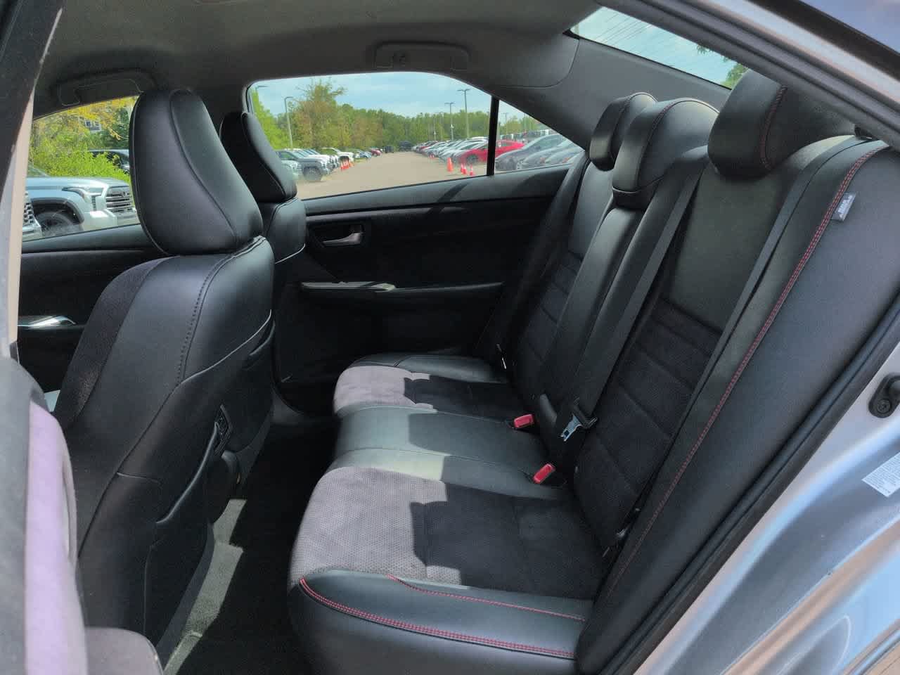 Used 2015 Toyota Camry XSE FWD image 13