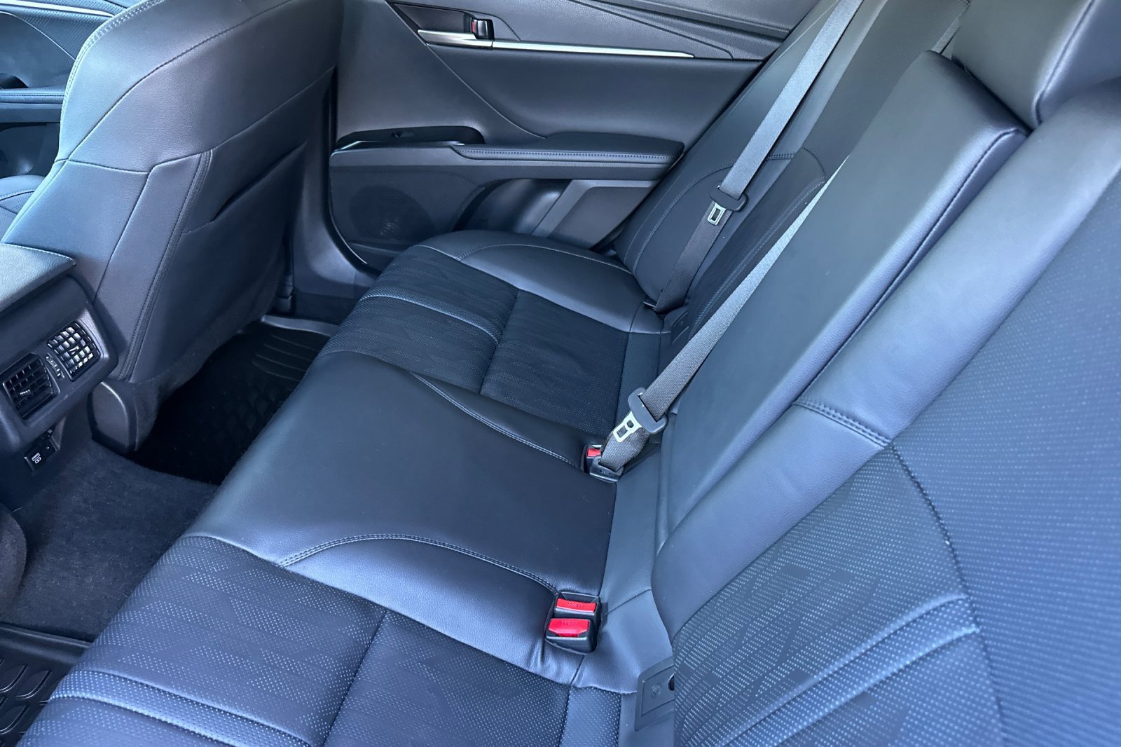 Used 2025 Toyota Camry XSE image 12