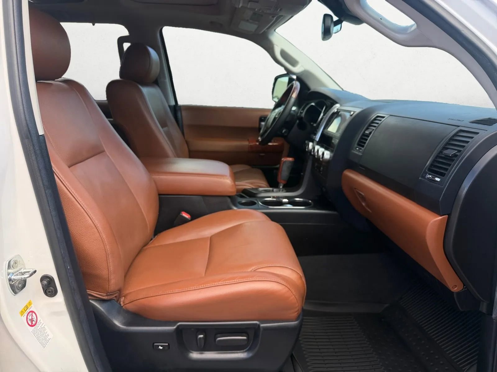 Used 2020 Toyota Sequoia Platinum AWD/4WD image 24