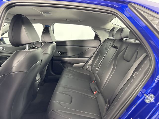 Used 2025 Hyundai Elantra Limited FWD image 21