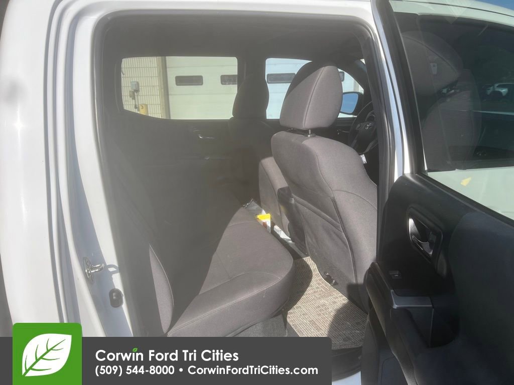 Used 2017 Toyota Tacoma TRD Off-Road w/ Premium & Technology Package AWD/4WD image 8