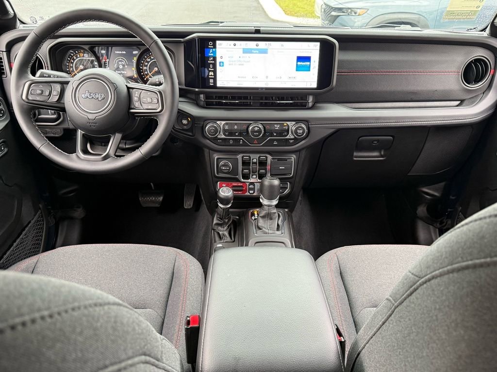 Used 2025 Jeep Gladiator Rubicon w/ Convenience Group image 13