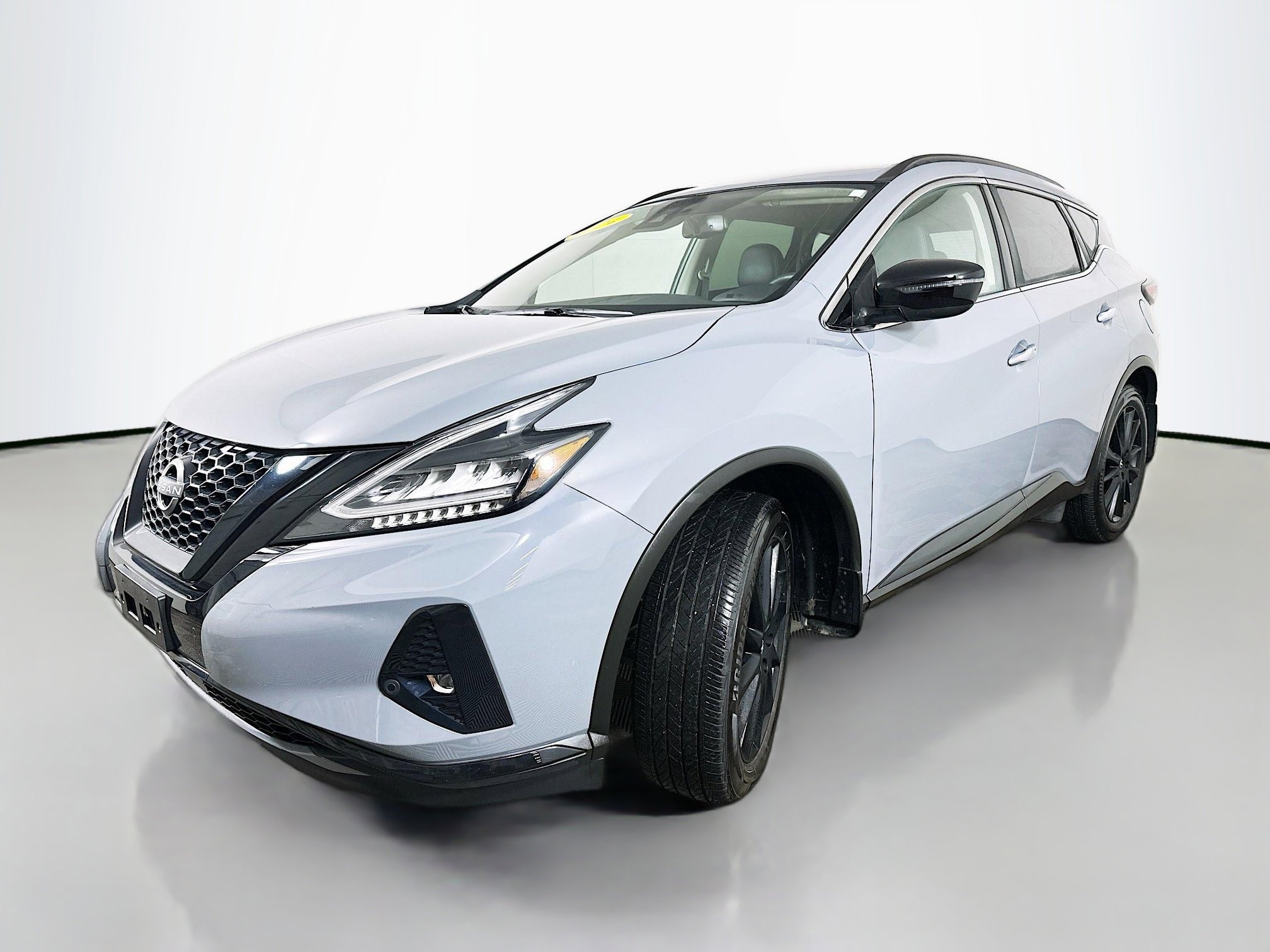 Used 2024 Nissan Murano SV w/ SV Midnight Edition Package image 3