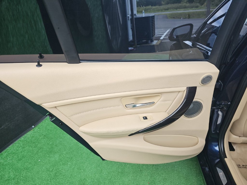 Used 2014 BMW 328i Sedan RWD image 39