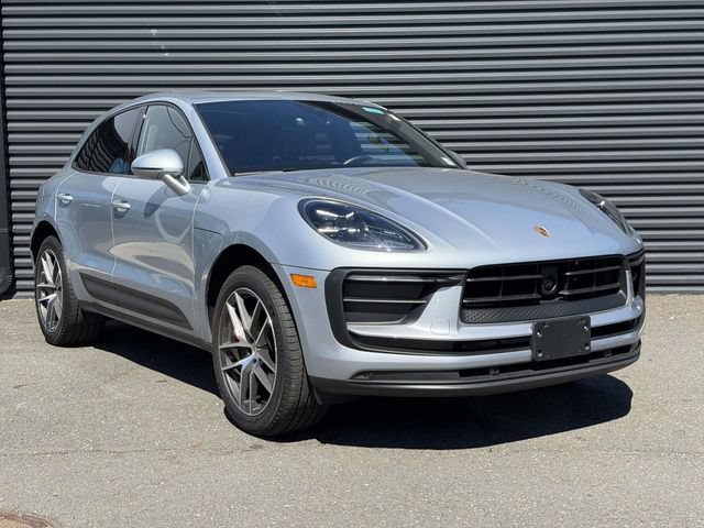 Used 2026 Porsche Macan AWD/4WD image 10