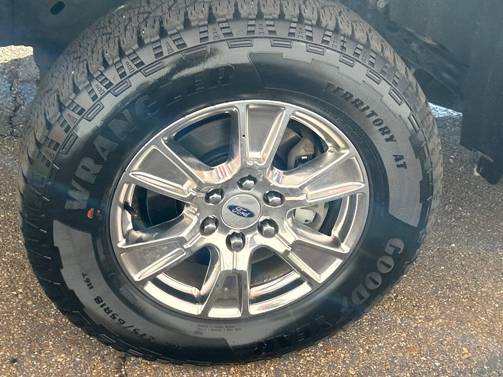 Used 2016 Ford F150 Lariat w/ Equipment Group 502A Luxury image 28