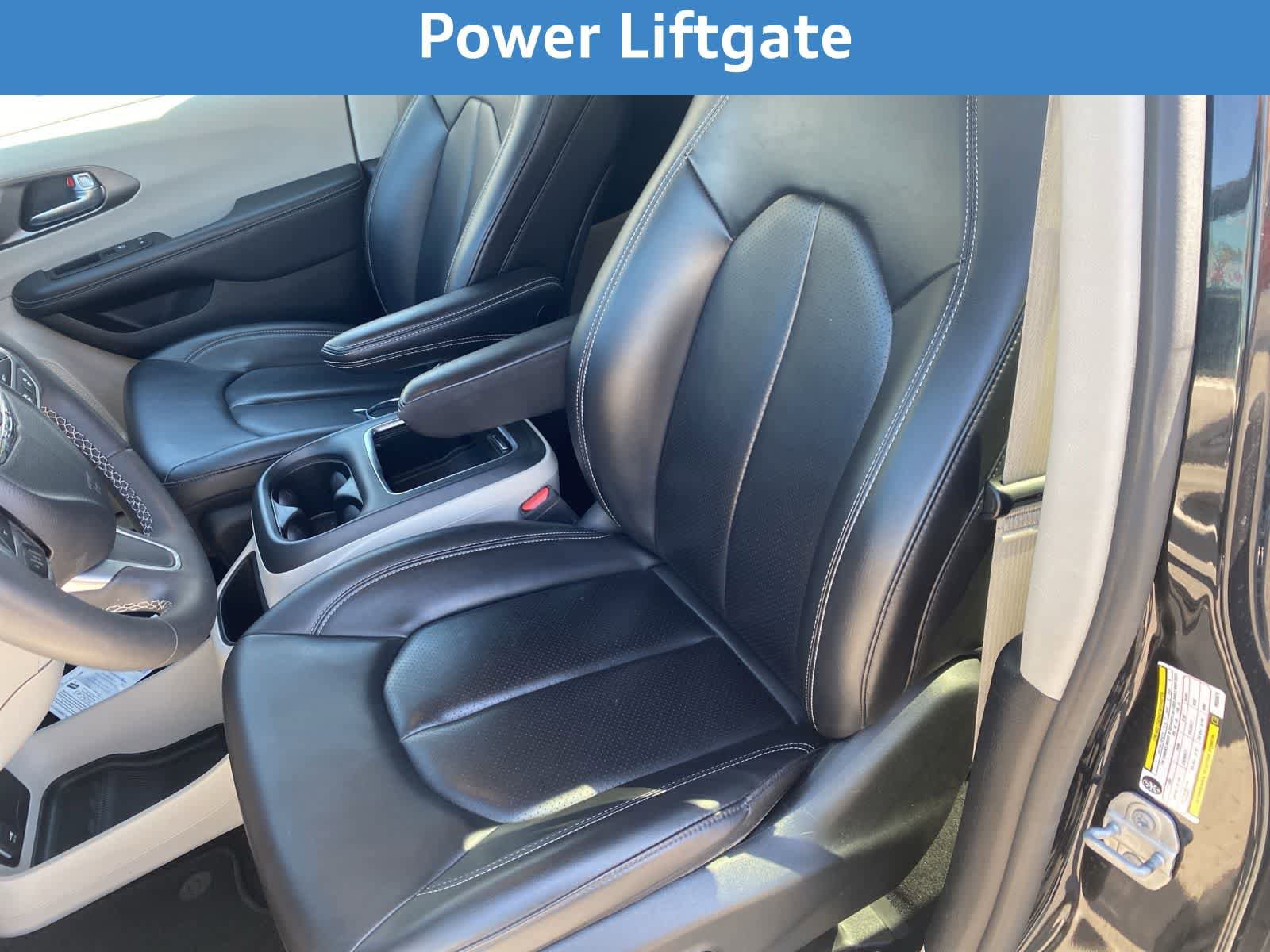 Used 2023 Chrysler Pacifica Touring-L FWD image 13