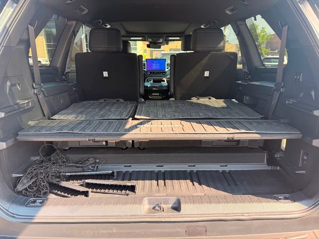 Used 2025 Toyota Sequoia Platinum AWD/4WD image 34