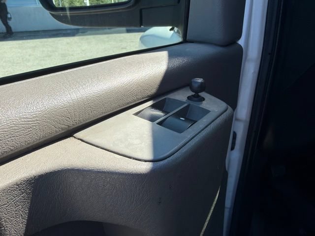 Used 2015 GMC Savana 3500 RWD image 12
