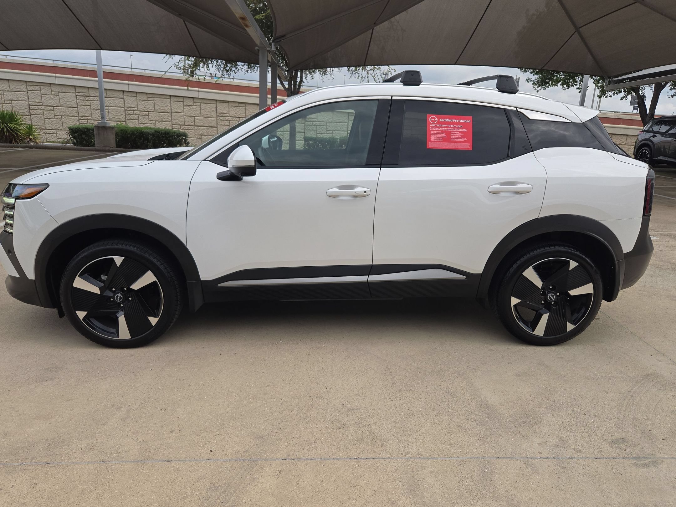 Certified 2025 Nissan Kicks SR FWD image 6