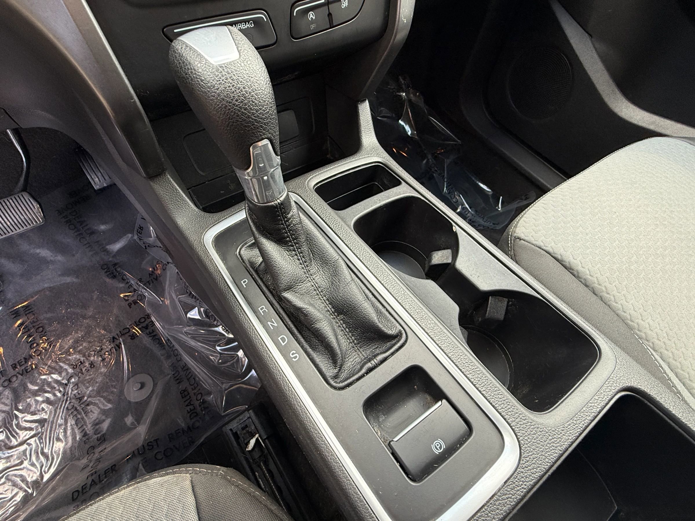 Used 2017 Ford Escape SE w/ Equipment Group 201A FWD image 15