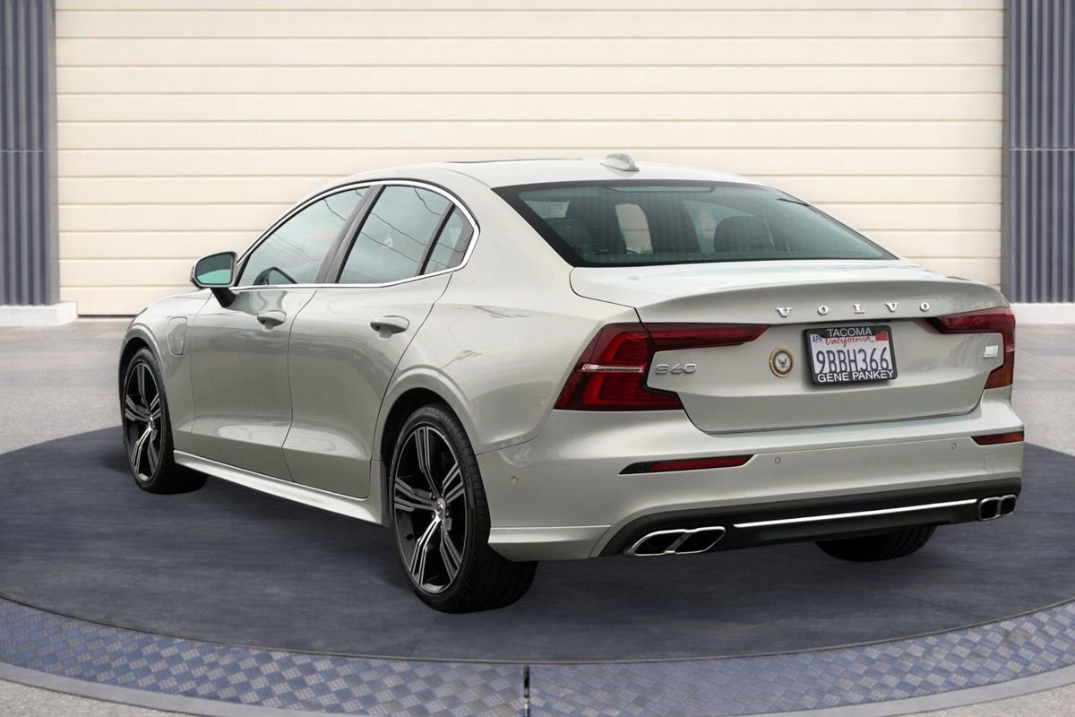 Used 2022 Volvo S60 T8 Inscription image 6