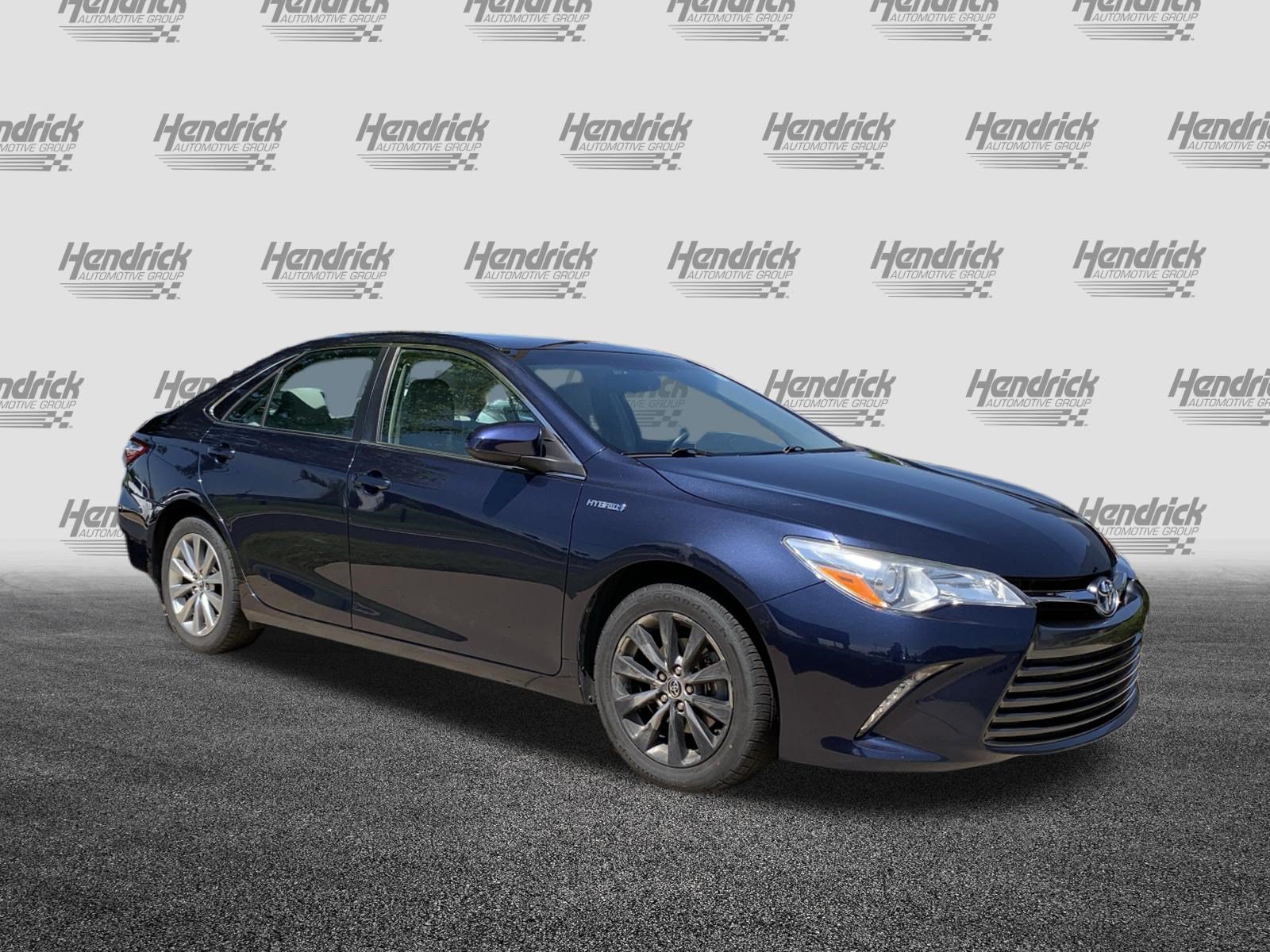 Used 2015 Toyota Camry XLE w/ Moonroof Package FWD image 2