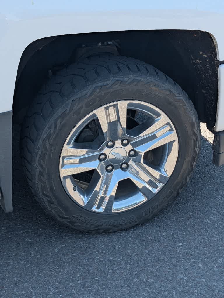 Used 2018 Chevrolet Silverado 1500 Custom w/ Custom Value Package AWD/4WD image 11