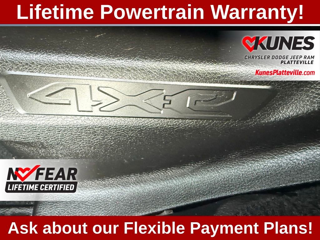 Used 2023 Jeep Wrangler Unlimited w/ Sun & Screen Package image 34