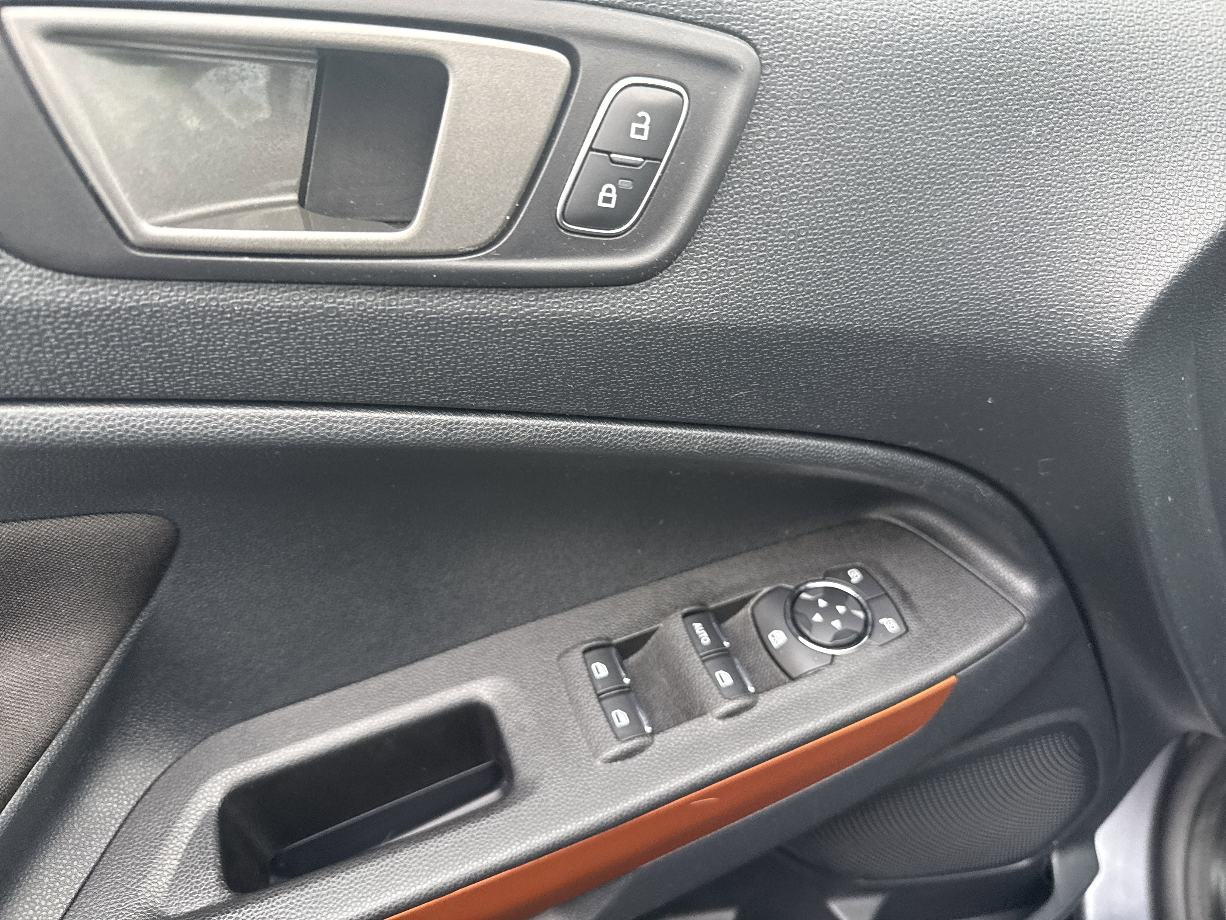 Used 2022 Ford EcoSport SE w/ SE Convenience Package image 14