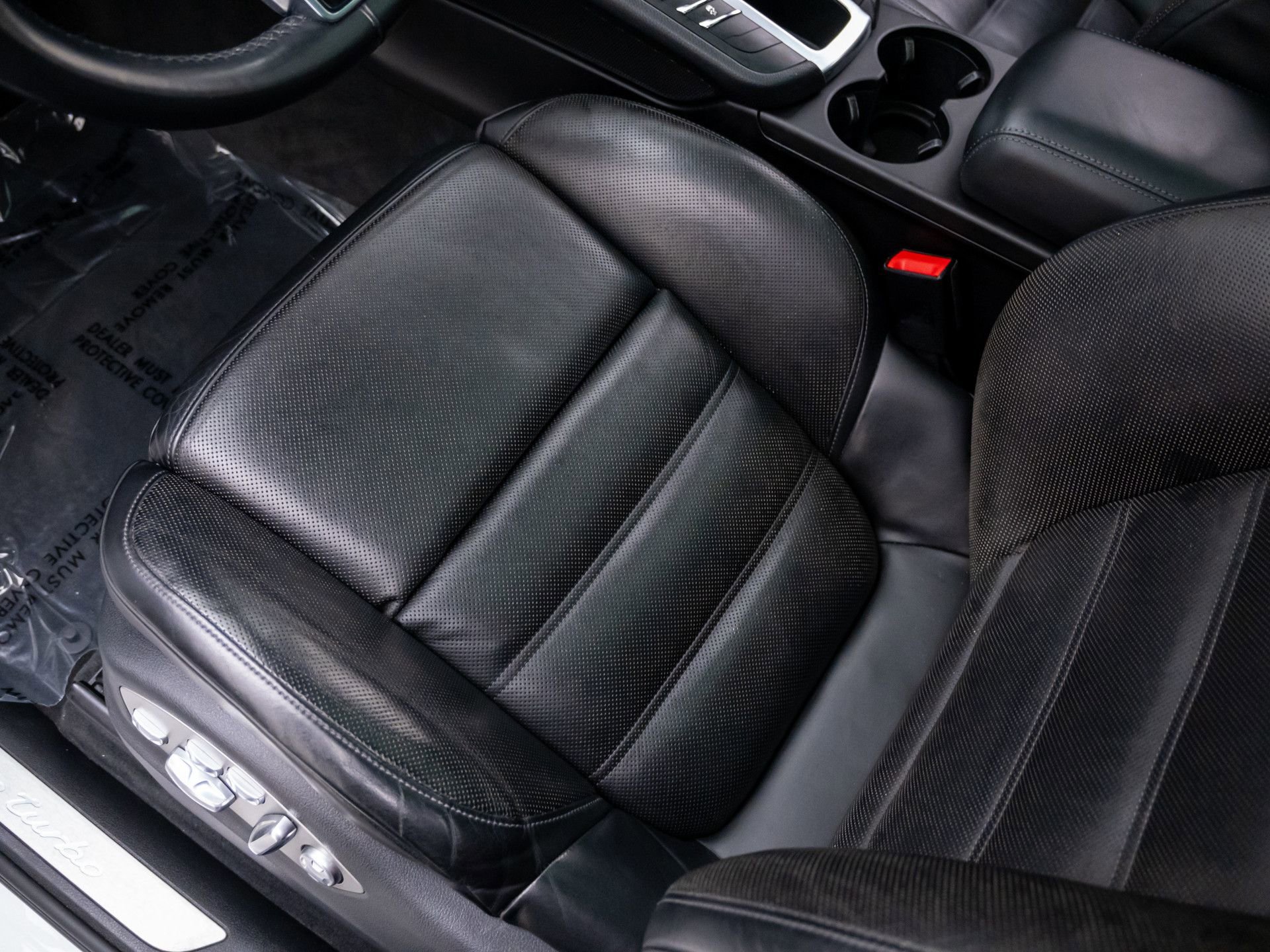 Used 2015 Porsche Macan Turbo AWD/4WD image 16