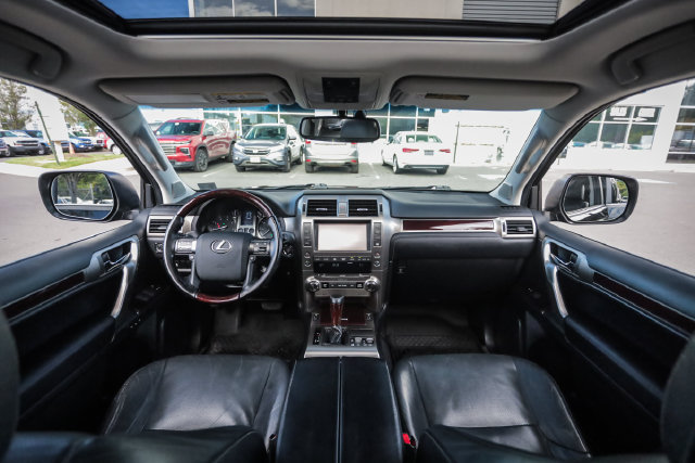 Used 2017 Lexus GX 460 Premium w/ Premium Package AWD/4WD image 49