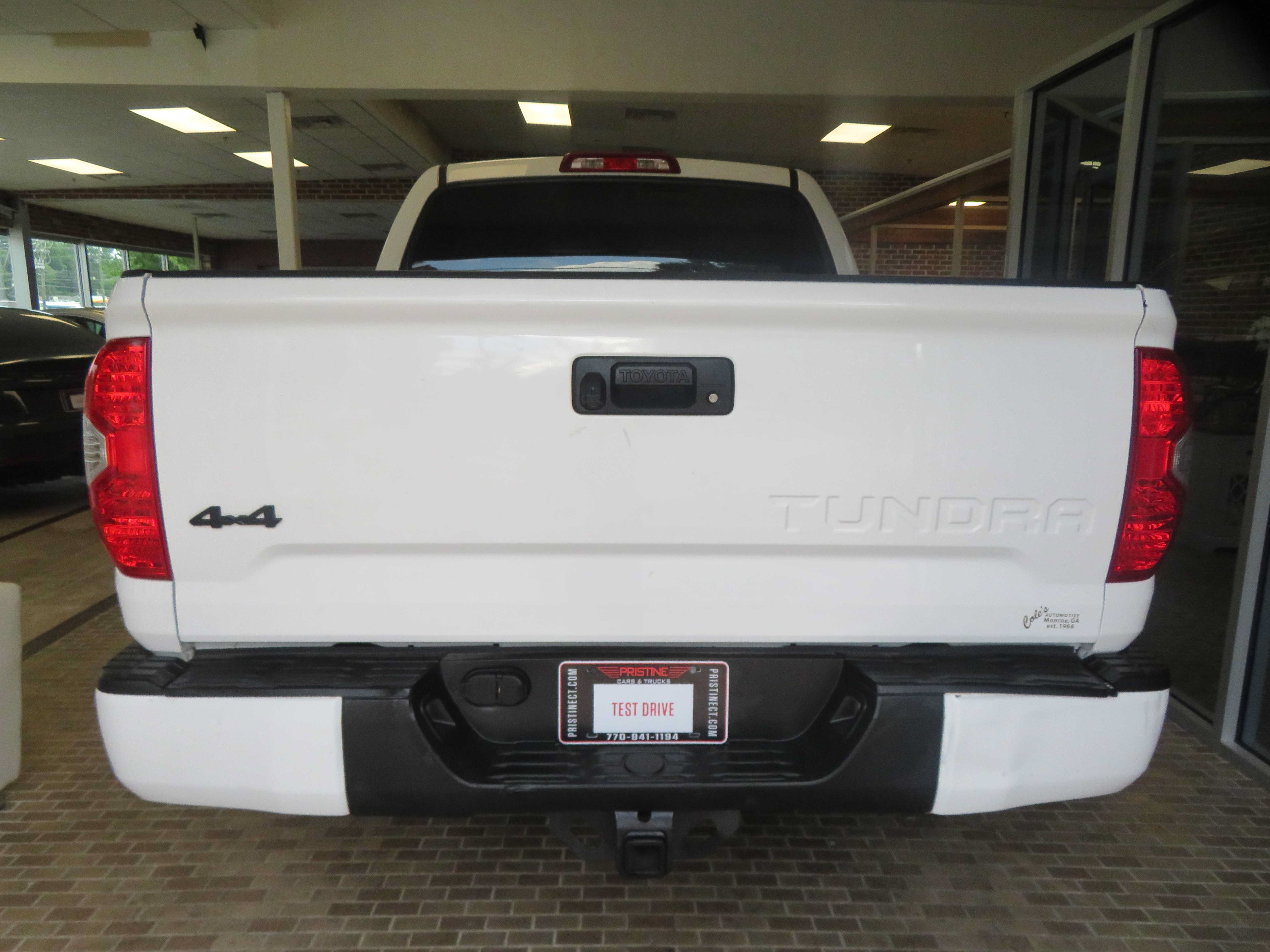 Used 2018 Toyota Tundra SR5 w/ SR5 Upgrade Package AWD/4WD image 5