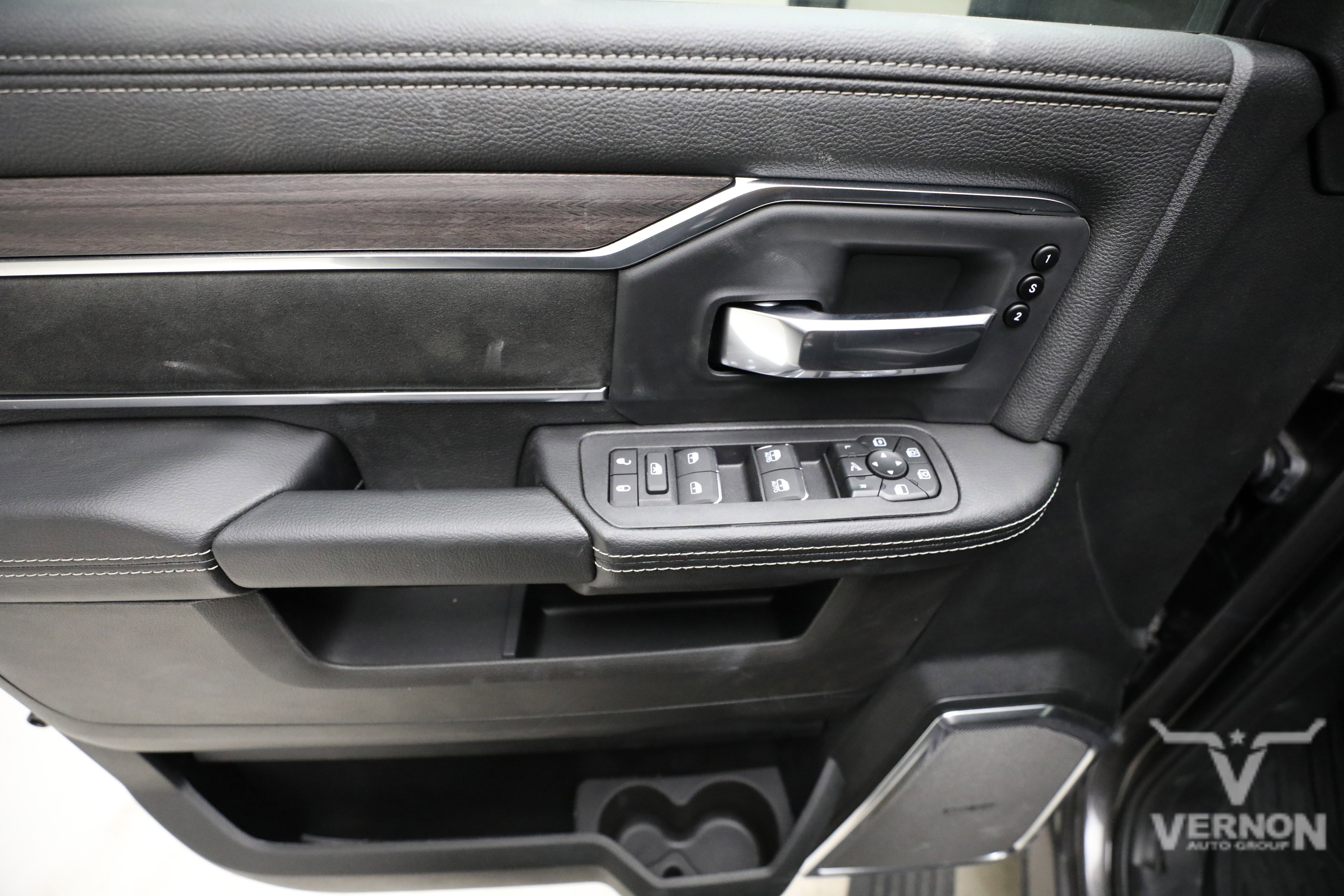 New 2026 RAM 3500 Laramie AWD/4WD image 18