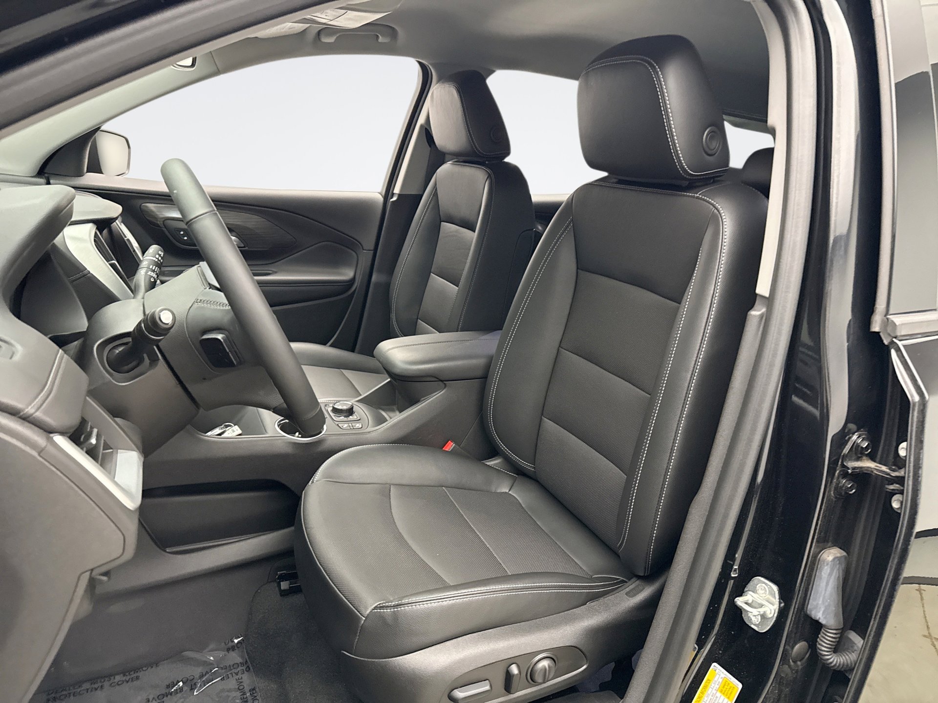 Used 2024 GMC Terrain SLT w/ Infotainment Package II AWD/4WD image 11