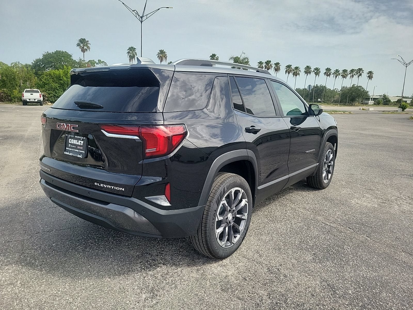 New 2027 GMC Terrain Elevation w/ Elevation Premium Package FWD image 5