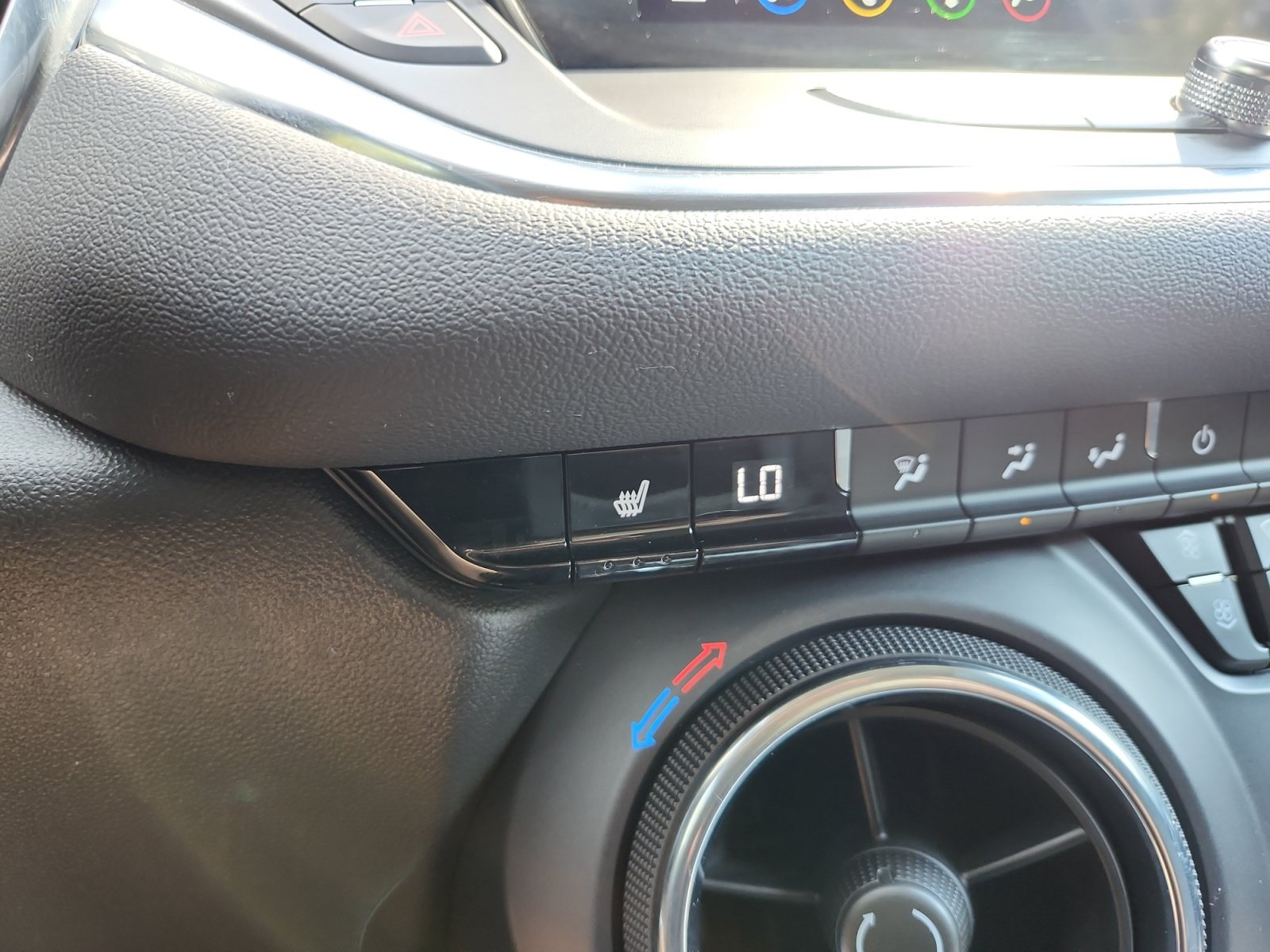 Used 2025 Chevrolet Blazer LT FWD image 21