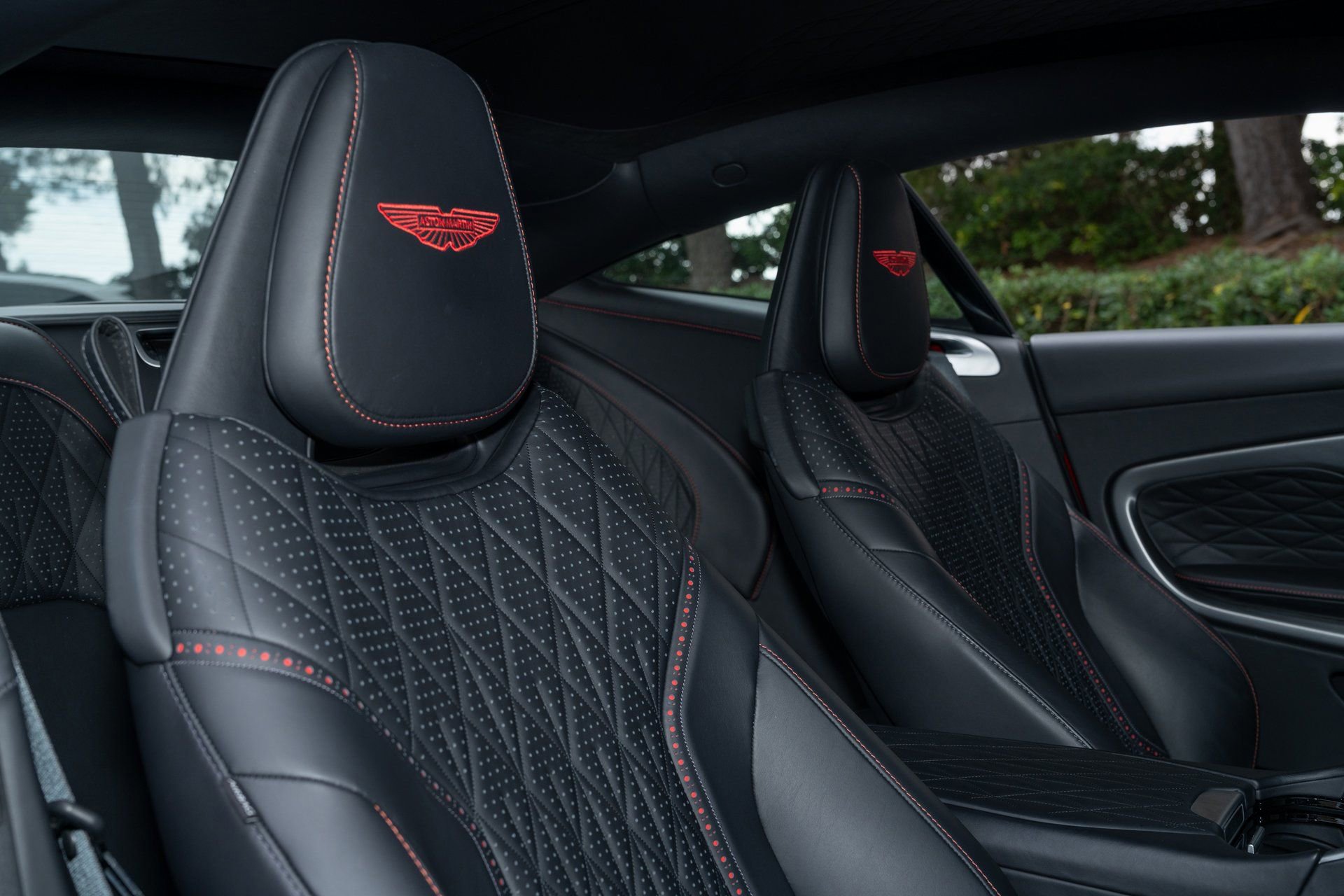 Used 2024 Aston Martin DB12 Coupe image 17