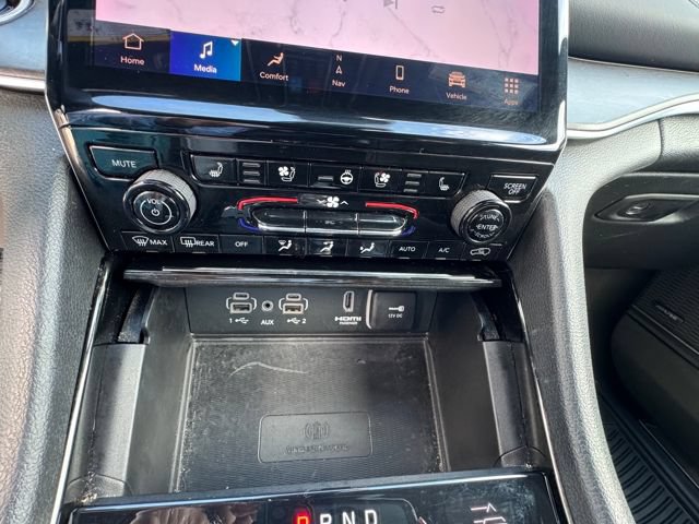 Used 2023 Jeep Grand Cherokee Overland w/ Luxury Tech Group IV AWD/4WD image 29