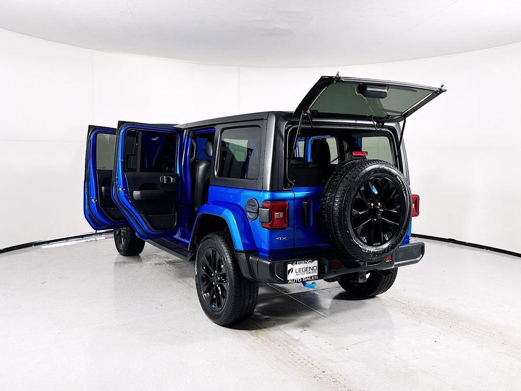 Used 2023 Jeep Wrangler Unlimited Sahara w/ Cold Weather Group AWD/4WD image 30