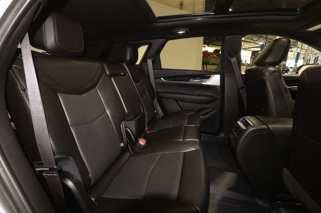 Certified 2025 Cadillac XT5 Premium Luxury w/ Technology Package AWD/4WD image 26